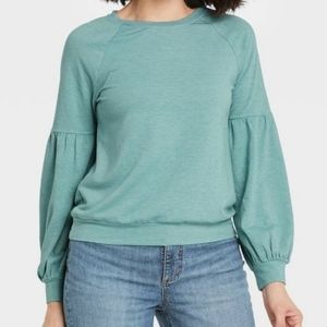 🎯nwt knox rose light teal bishop sleeve sweashirt